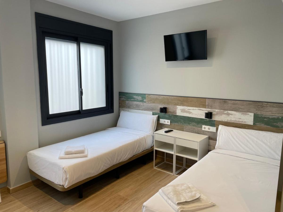 Hey Rooms เซร์ดันโยลา เดล บาเยส ภายนอก รูปภาพ