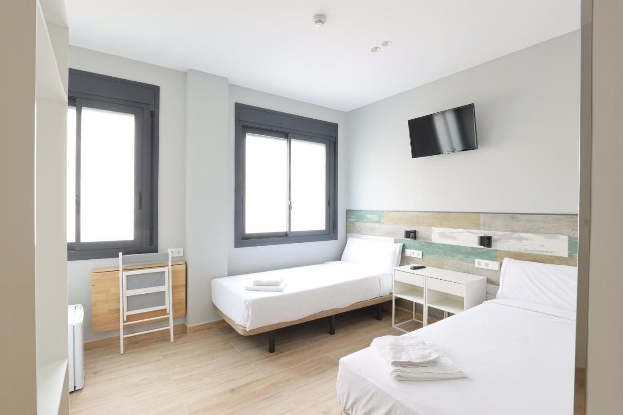 Hey Rooms เซร์ดันโยลา เดล บาเยส ภายนอก รูปภาพ