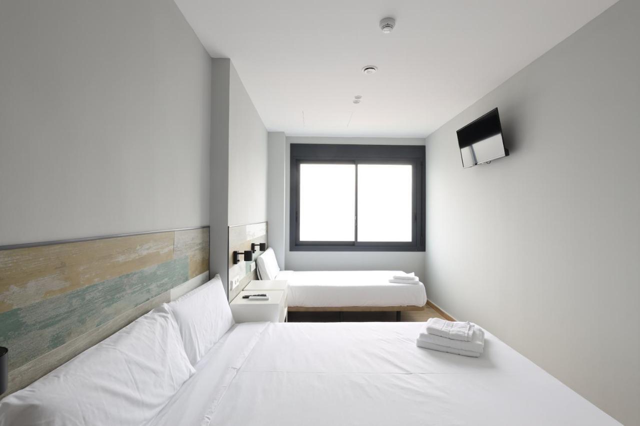 Hey Rooms เซร์ดันโยลา เดล บาเยส ภายนอก รูปภาพ