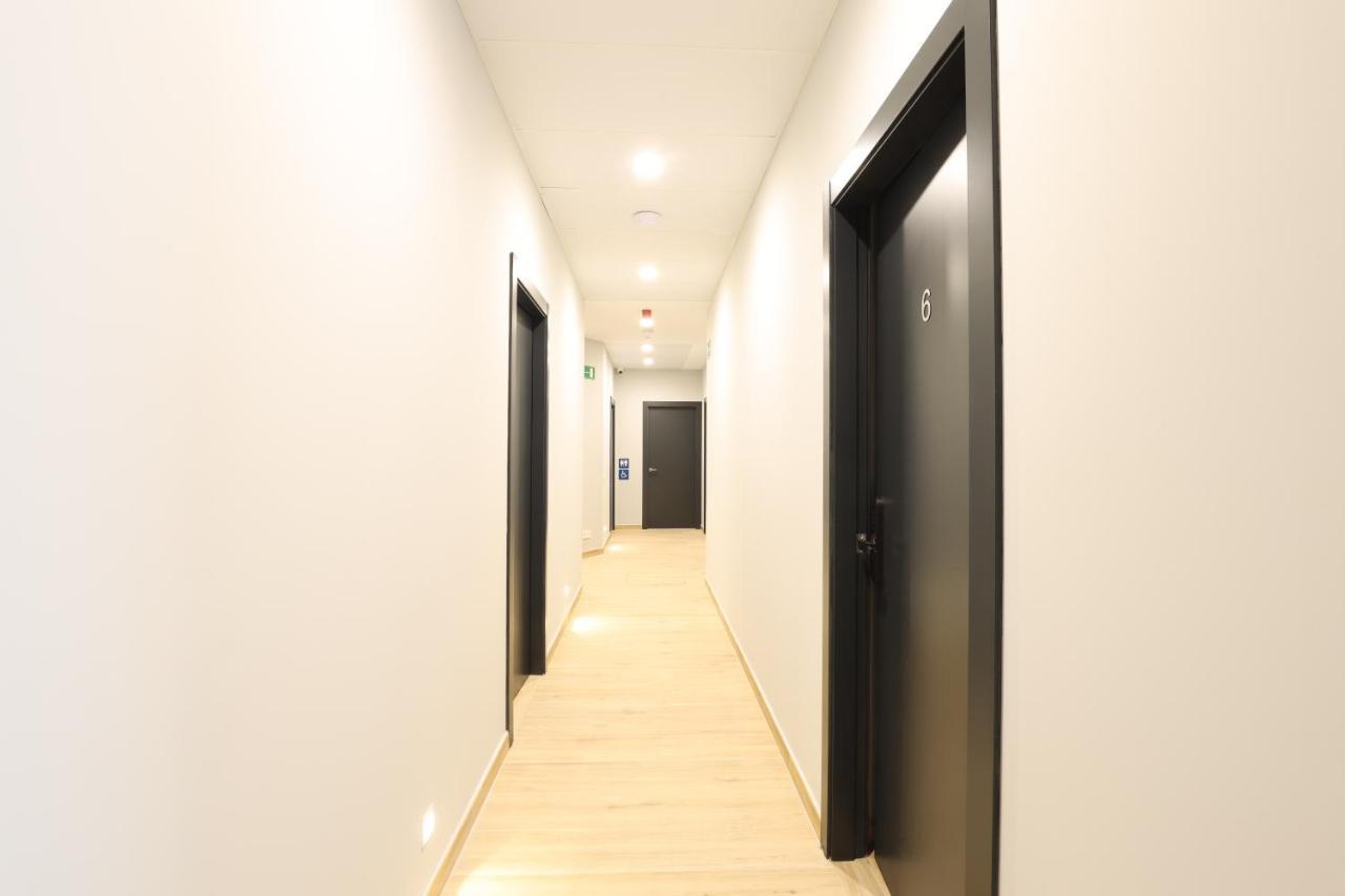 Hey Rooms เซร์ดันโยลา เดล บาเยส ภายนอก รูปภาพ