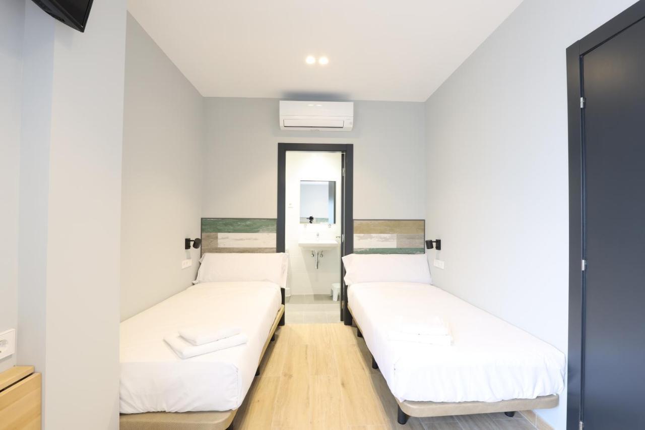 Hey Rooms เซร์ดันโยลา เดล บาเยส ภายนอก รูปภาพ