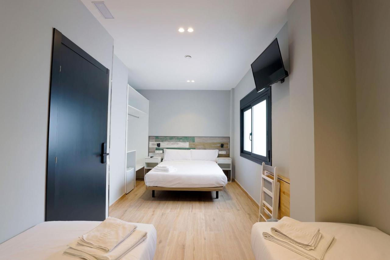 Hey Rooms เซร์ดันโยลา เดล บาเยส ภายนอก รูปภาพ