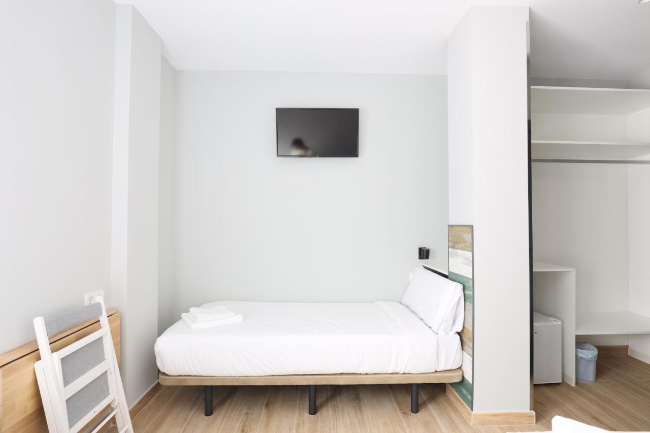Hey Rooms เซร์ดันโยลา เดล บาเยส ภายนอก รูปภาพ