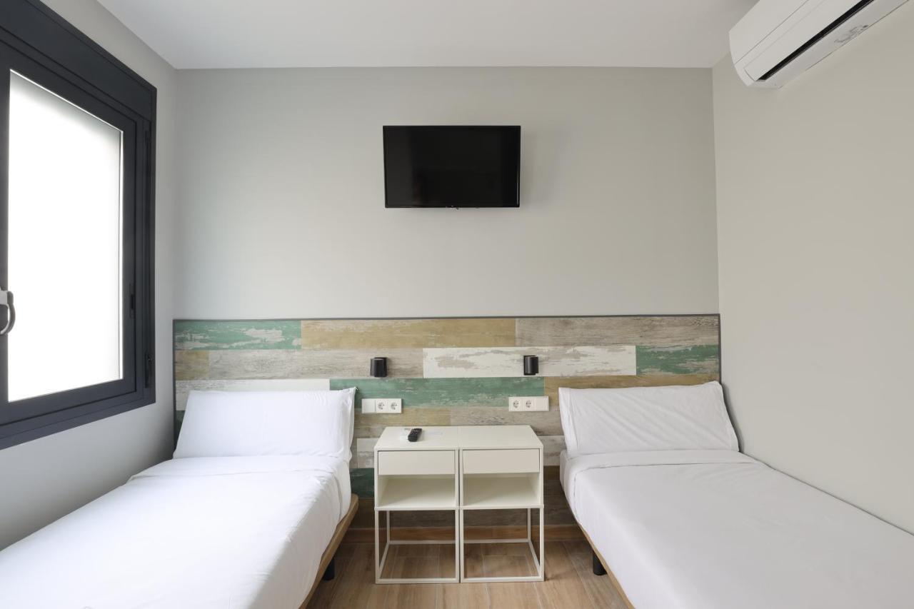 Hey Rooms เซร์ดันโยลา เดล บาเยส ภายนอก รูปภาพ