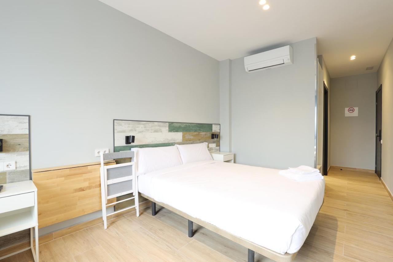 Hey Rooms เซร์ดันโยลา เดล บาเยส ภายนอก รูปภาพ